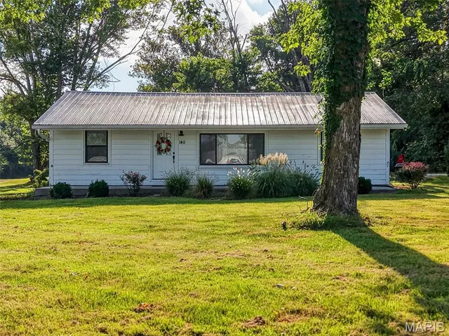 $375,000 | 140 North Ethlyn Road, Winfield, MO 63389