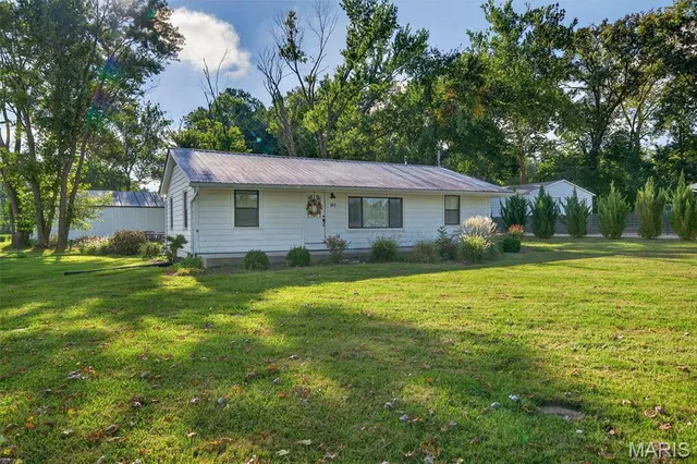 $375,000 | 140 North Ethlyn Road, Winfield, MO 63389