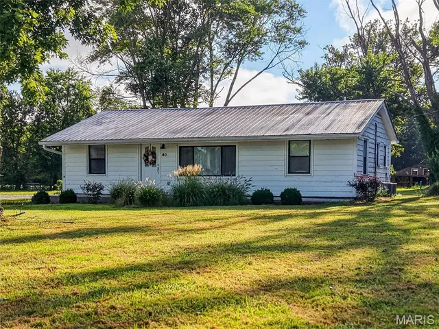 $375,000 | 140 North Ethlyn Road, Winfield, MO 63389