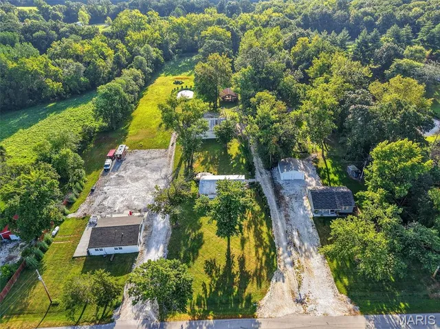 $375,000 | 140 North Ethlyn Road, Winfield, MO 63389