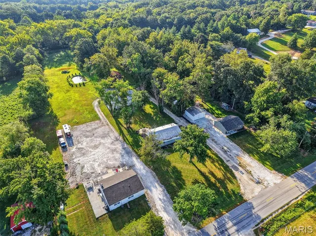 $375,000 | 140 North Ethlyn Road, Winfield, MO 63389