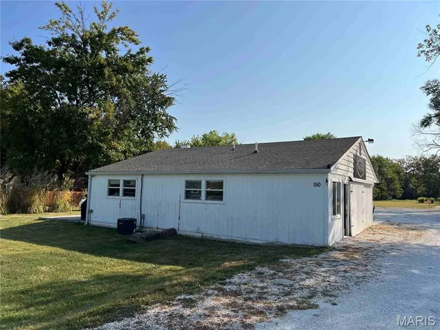 $375,000 | 140 North Ethlyn Road, Winfield, MO 63389