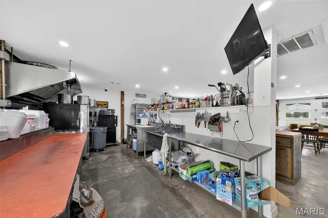 $375,000 | 140 North Ethlyn Road, Winfield, MO 63389