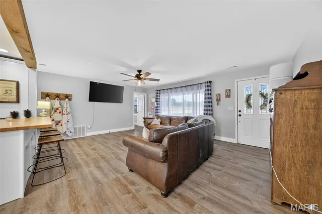 $375,000 | 140 North Ethlyn Road, Winfield, MO 63389