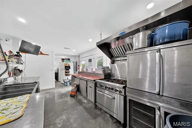 $375,000 | 140 North Ethlyn Road, Winfield, MO 63389