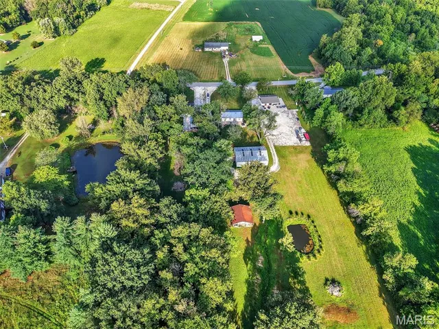 $375,000 | 140 North Ethlyn Road, Winfield, MO 63389