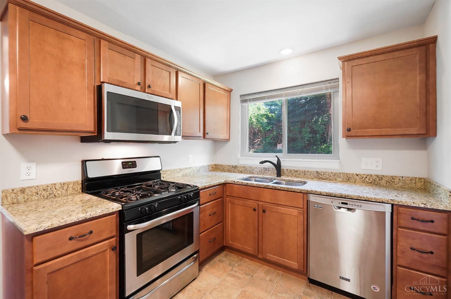 5546 Fairwood Road Cincinnati, OH 45239 - Photo 12 of 44 Gallery Image 12