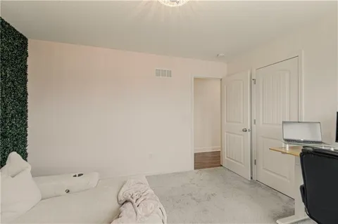 $410,000 | 11727 North Laurel Avenue, Kansas City, MO 64157