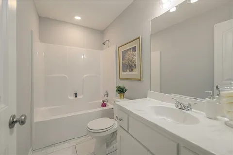 $410,000 | 11727 North Laurel Avenue, Kansas City, MO 64157