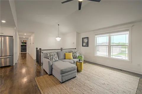 $410,000 | 11727 North Laurel Avenue, Kansas City, MO 64157