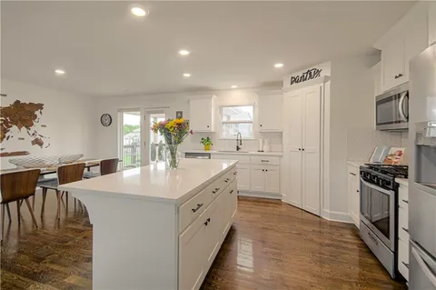 $410,000 | 11727 North Laurel Avenue, Kansas City, MO 64157