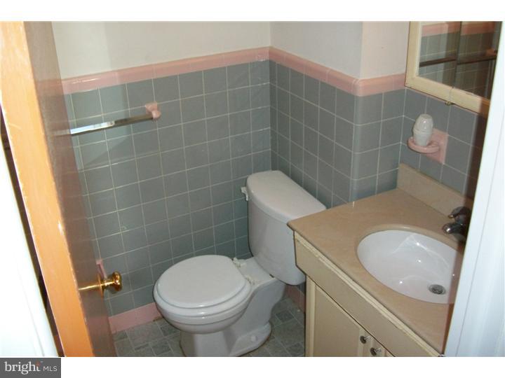 7723 Dungan Road Philadelphia, PA 19111 - Photo 13 of 23 Gallery Image 13