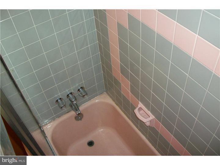 7723 Dungan Road Philadelphia, PA 19111 - Photo 14 of 23 Gallery Image 14