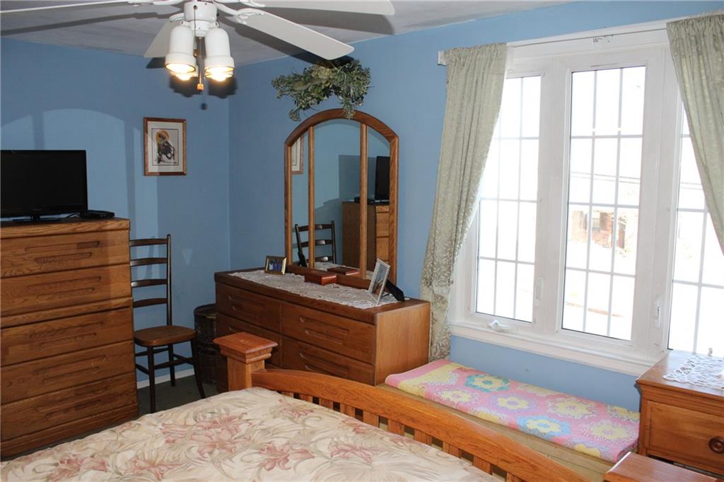 560 Old Farm Road Pittsburgh, PA 15234 - Photo 12 of 25
