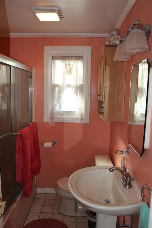 560 Old Farm Road Pittsburgh, PA 15234 - Photo 13 of 25