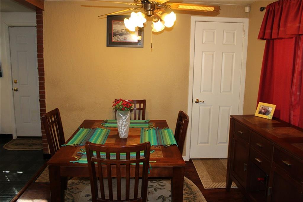 560 Old Farm Road Pittsburgh, PA 15234 - Photo 6 of 25