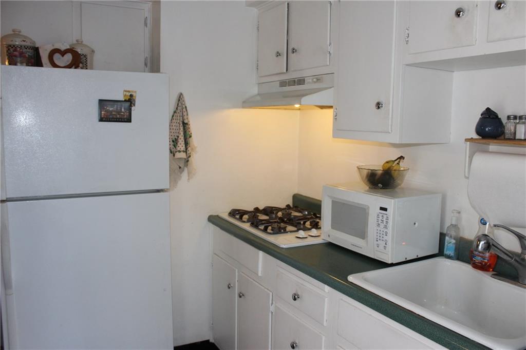 560 Old Farm Road Pittsburgh, PA 15234 - Photo 8 of 25