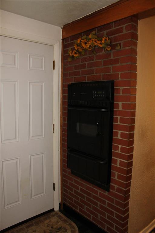 560 Old Farm Road Pittsburgh, PA 15234 - Photo 9 of 25