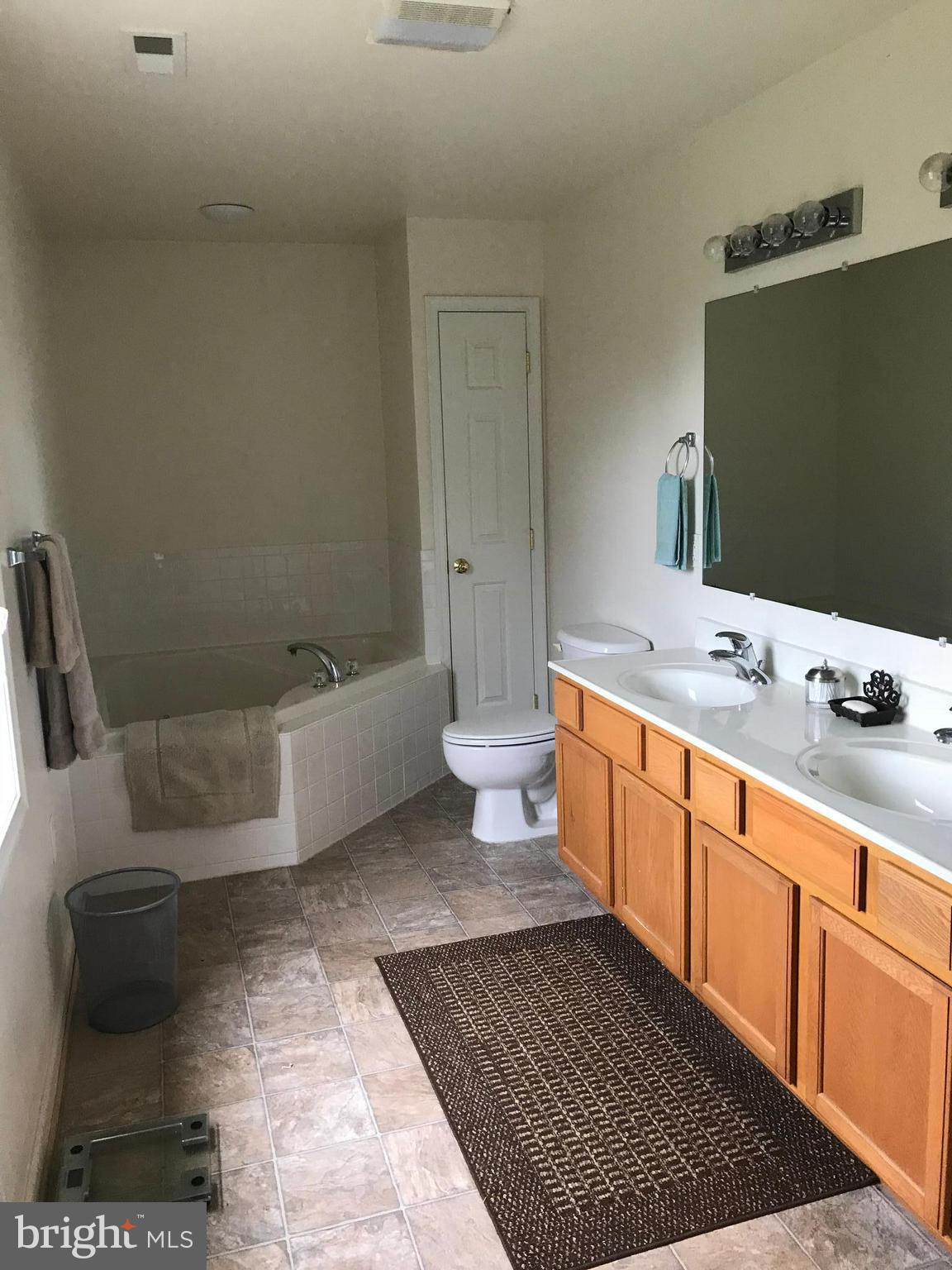 129 Oak Heights Road Front Royal, VA 22630 - Photo 7 of 20 Bath (Master) with Double Sinks