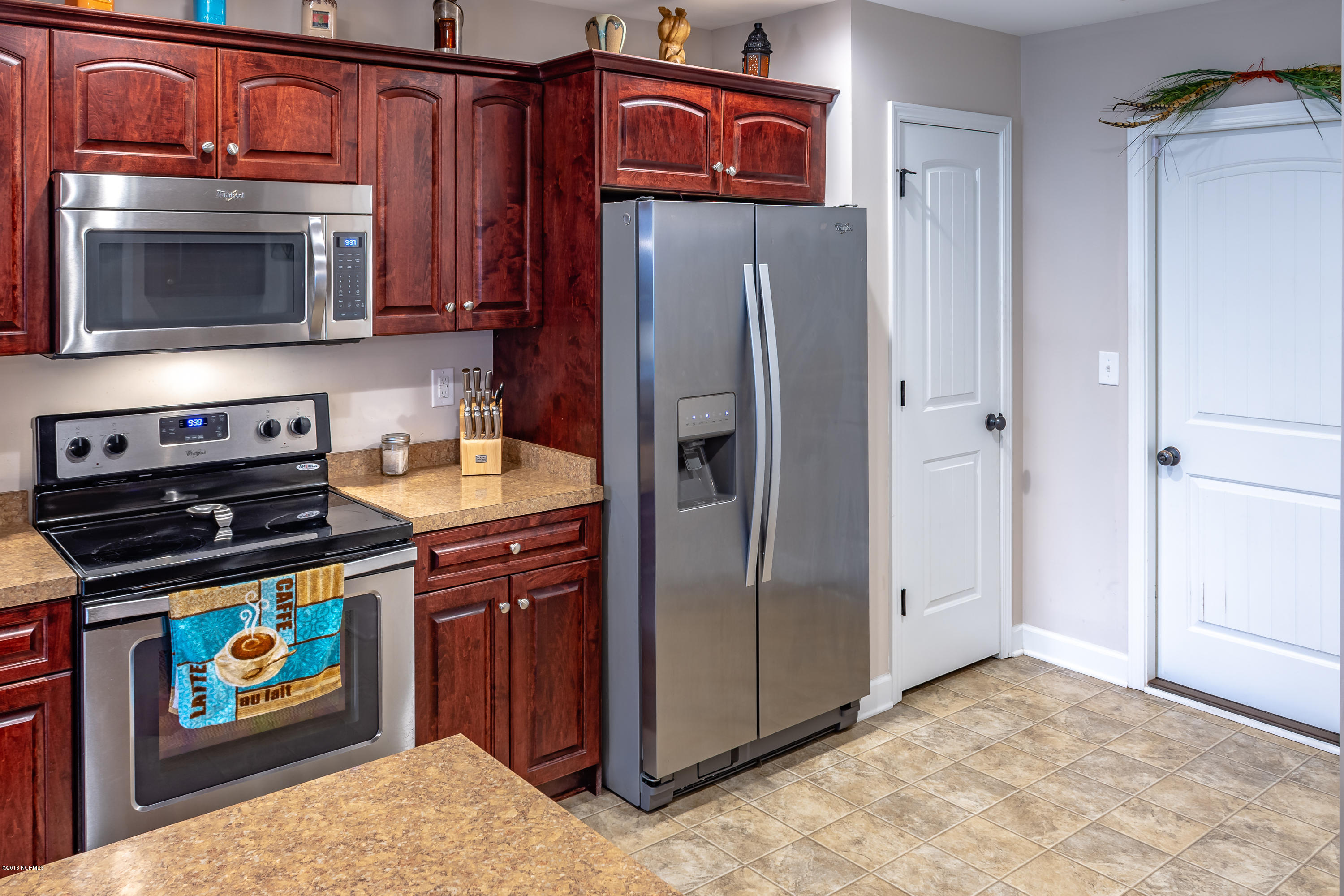 330 Inverness Drive Hubert, NC 28539 - Photo 8 of 28 (12 of 29) 330 Inverness Dr-18312094213
