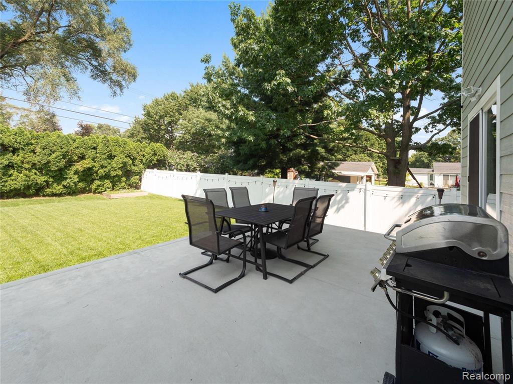 2446 Eastern Avenue Rochester Hills, MI 48307 - Photo 44 of 48
