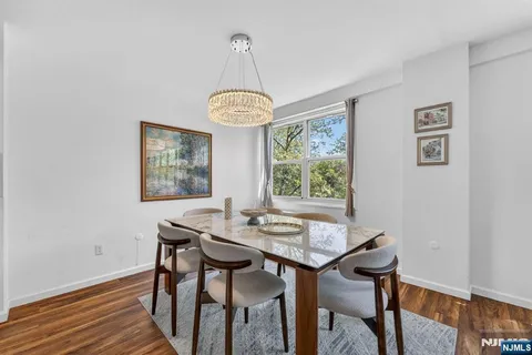 $389,999 | 926 Bloomfield Avenue, Unit 3A, Glen Ridge, NJ 07028