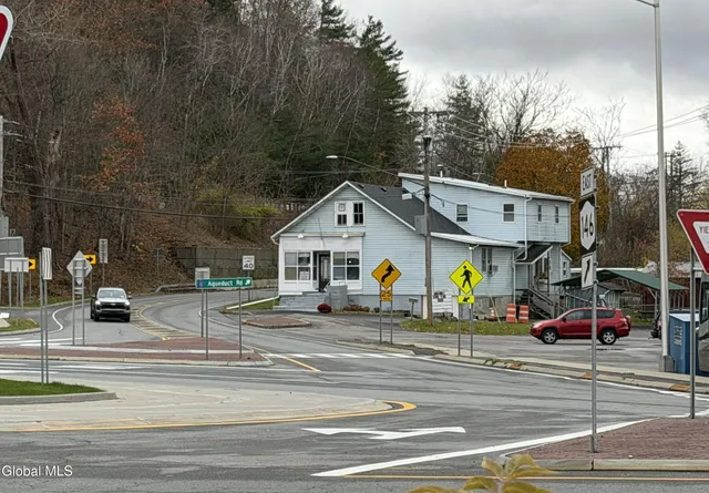 $799,000 | 2855 Aqueduct Road, Niskayuna, NY 12309