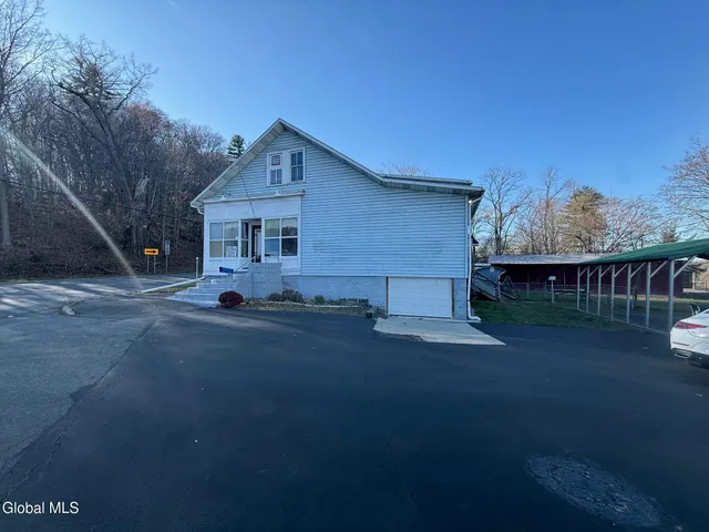 $799,000 | 2855 Aqueduct Road, Niskayuna, NY 12309