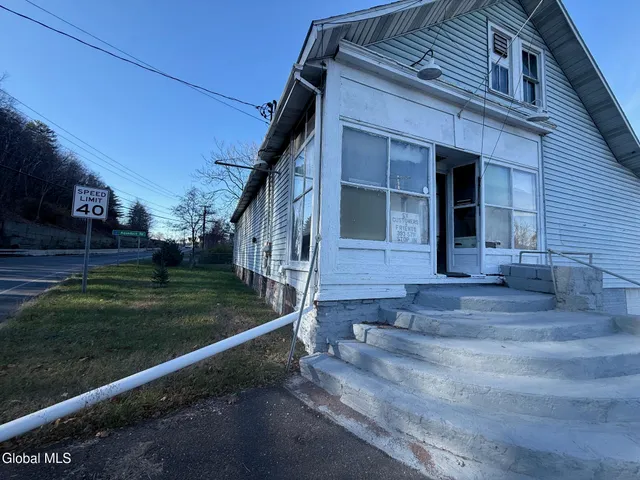 $799,000 | 2855 Aqueduct Road, Niskayuna, NY 12309