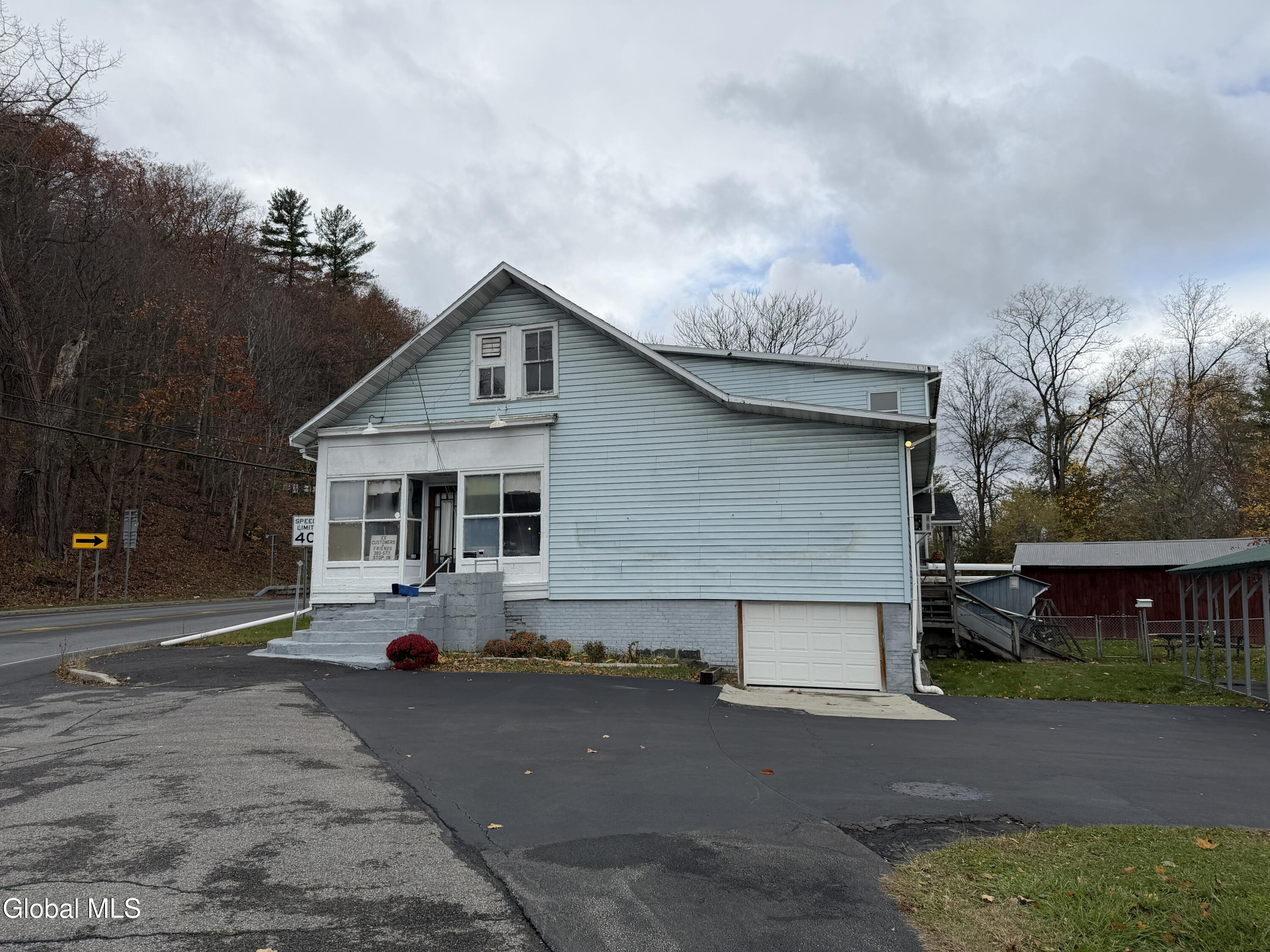 2855 Aqueduct Road Niskayuna, NY 12309 - Photo 7 of 22 IMG_9699