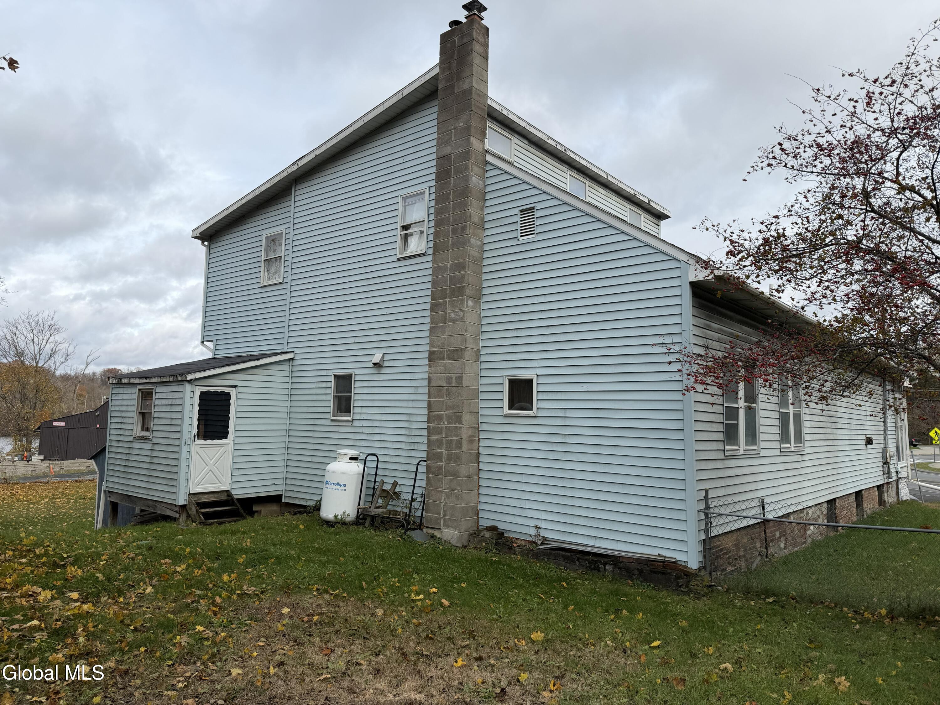 2855 Aqueduct Road Niskayuna, NY 12309 - Photo 9 of 22 IMG_9715