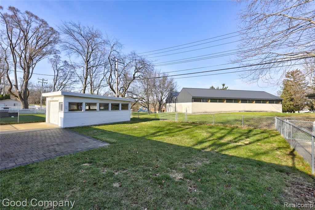 1303 Sycamore Drive Rochester, MI 48307 - Photo 47 of 53