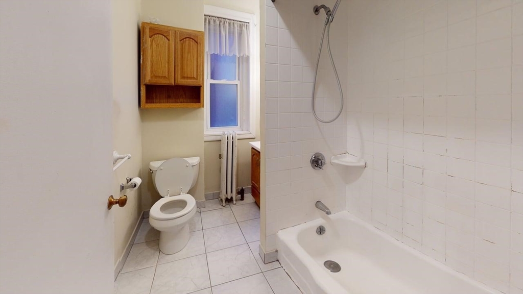 17 Green Street, Unit 4 Brookline, MA 02446 - Photo 5 of 6