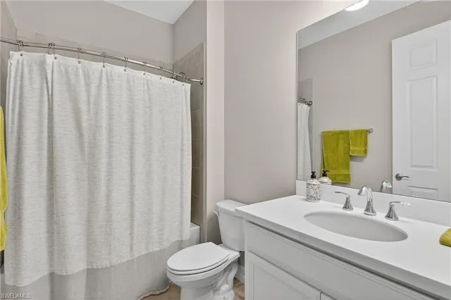 $999,000 | 18725 Lake Hammock Drive, Naples, FL 34114