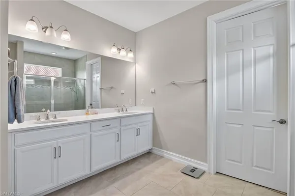 $925,000 | 18725 Lake Hammock Drive, Naples, FL 34114