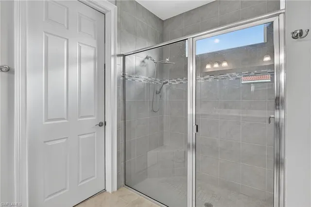 $999,000 | 18725 Lake Hammock Drive, Naples, FL 34114