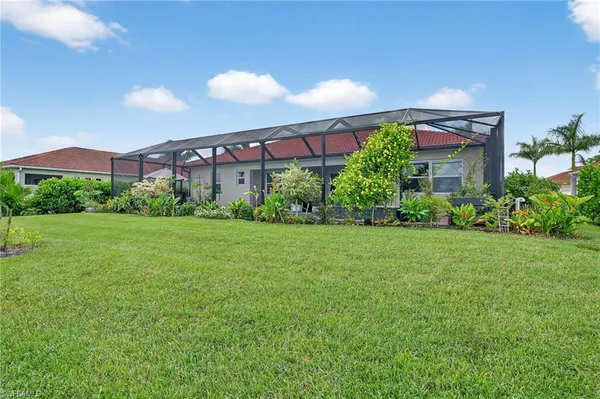 $925,000 | 18725 Lake Hammock Drive, Naples, FL 34114