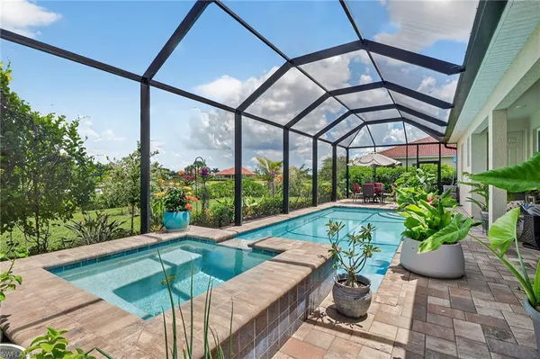 $925,000 | 18725 Lake Hammock Drive, Naples, FL 34114