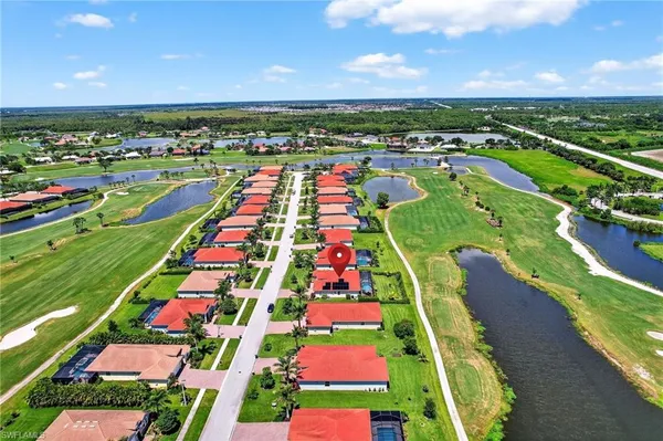 $925,000 | 18725 Lake Hammock Drive, Naples, FL 34114