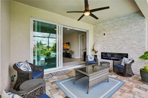 $925,000 | 18725 Lake Hammock Drive, Naples, FL 34114
