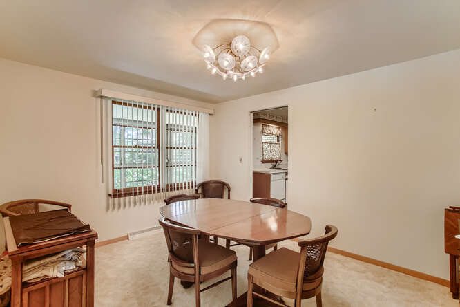 17 River Bluff Road Elgin, IL 60120 - Photo 8 of 28