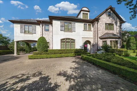 $7,595,000 | 724 West Friar Tuck Lane, Houston, TX 77024