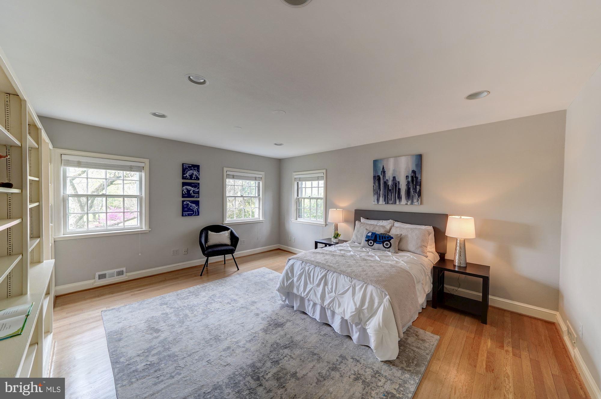 4909 Linnean Avenue Northwest Washington, DC 20008 - Photo 19 of 36