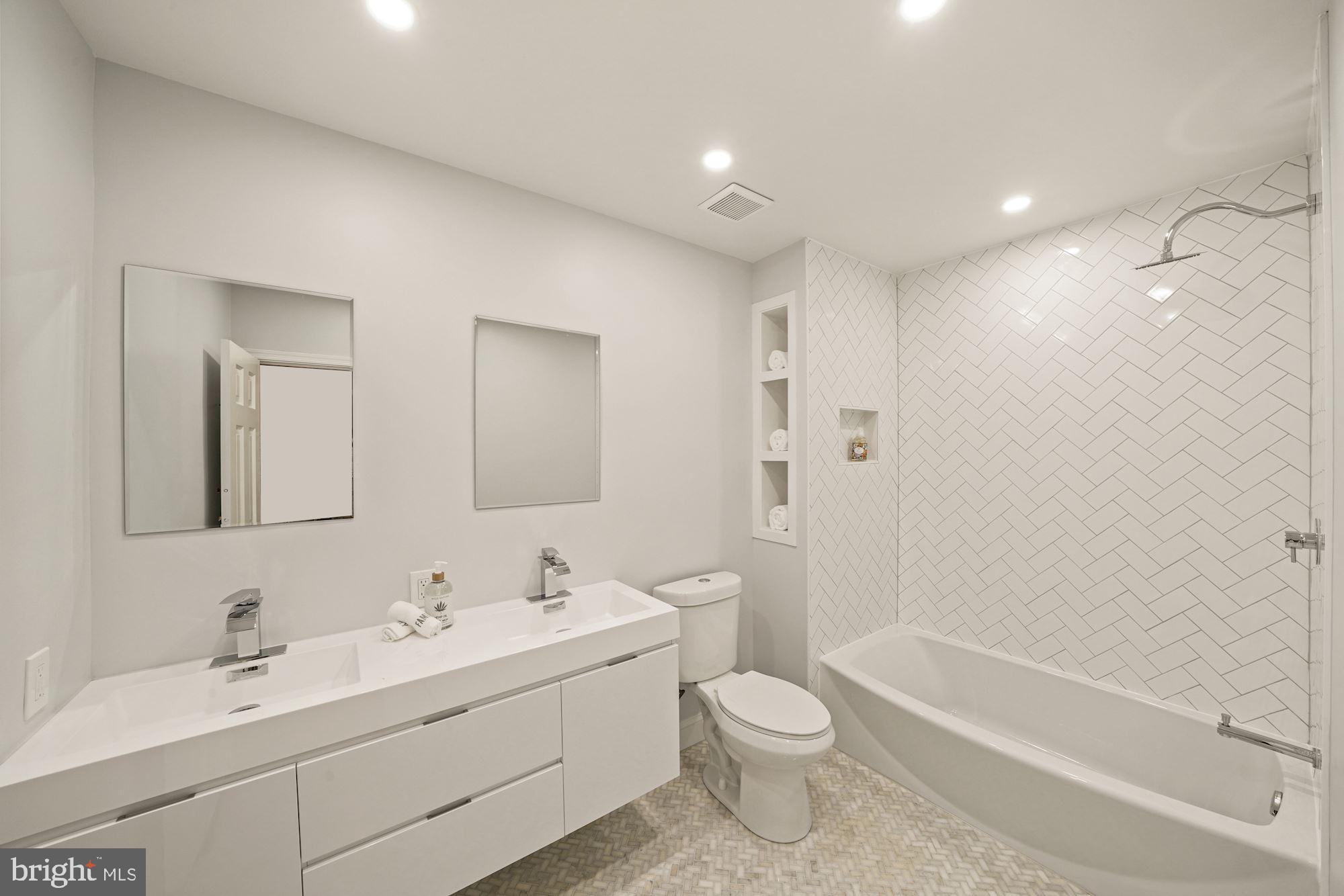 4909 Linnean Avenue Northwest Washington, DC 20008 - Photo 22 of 36