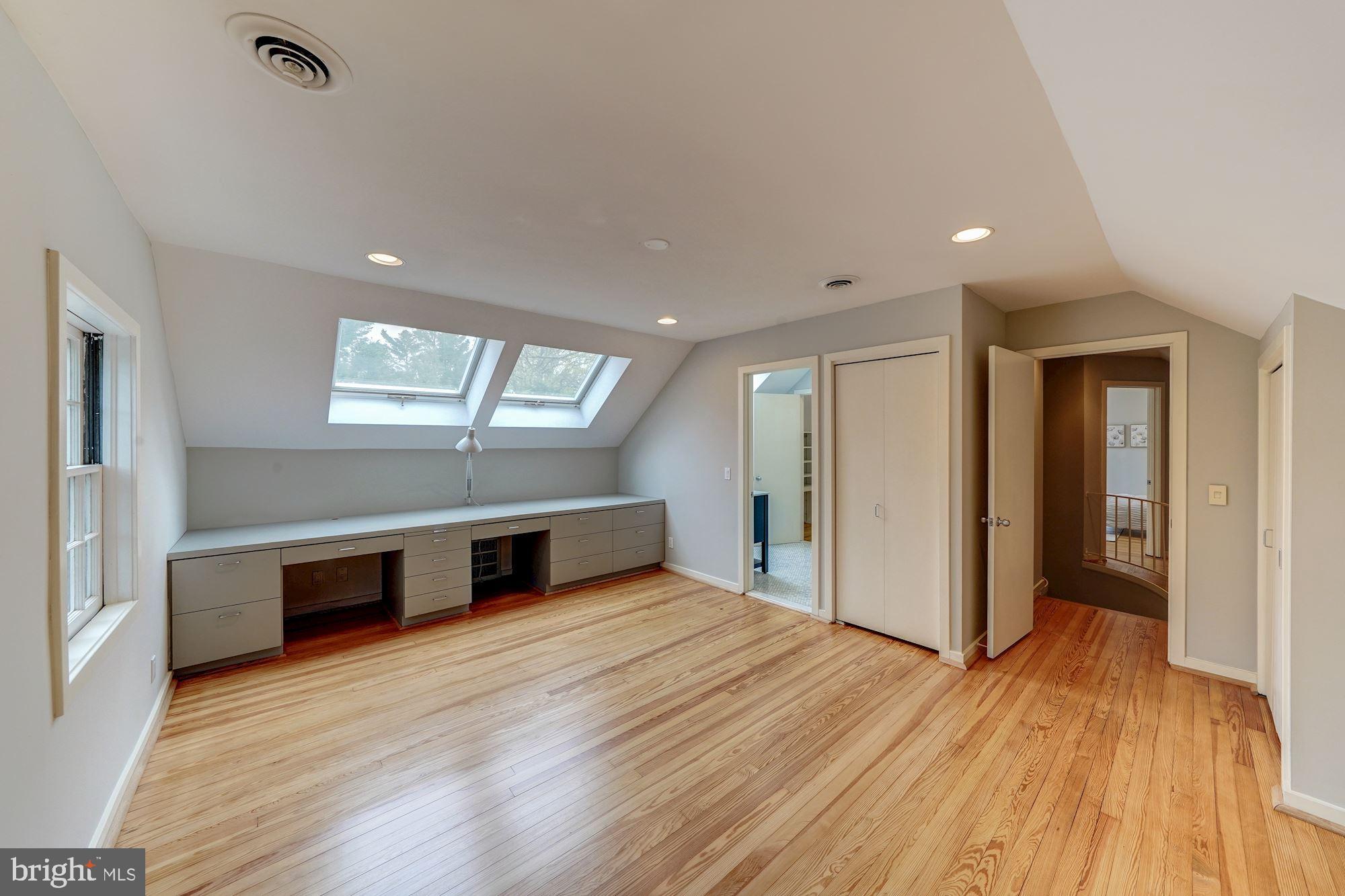 4909 Linnean Avenue Northwest Washington, DC 20008 - Photo 26 of 36