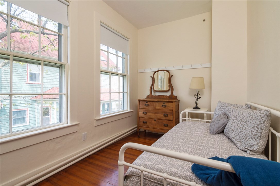 569 Spring Street, Unit 1N Newport, RI 02840 - Photo 12 of 15 Second bedroom, Day bed