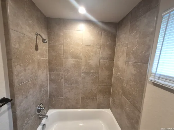 $1,395 | 6842 Lakeview Dr., Unit 101, San Antonio, TX 78244