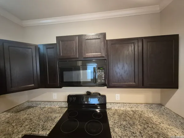 $1,395 | 6842 Lakeview Dr., Unit 101, San Antonio, TX 78244