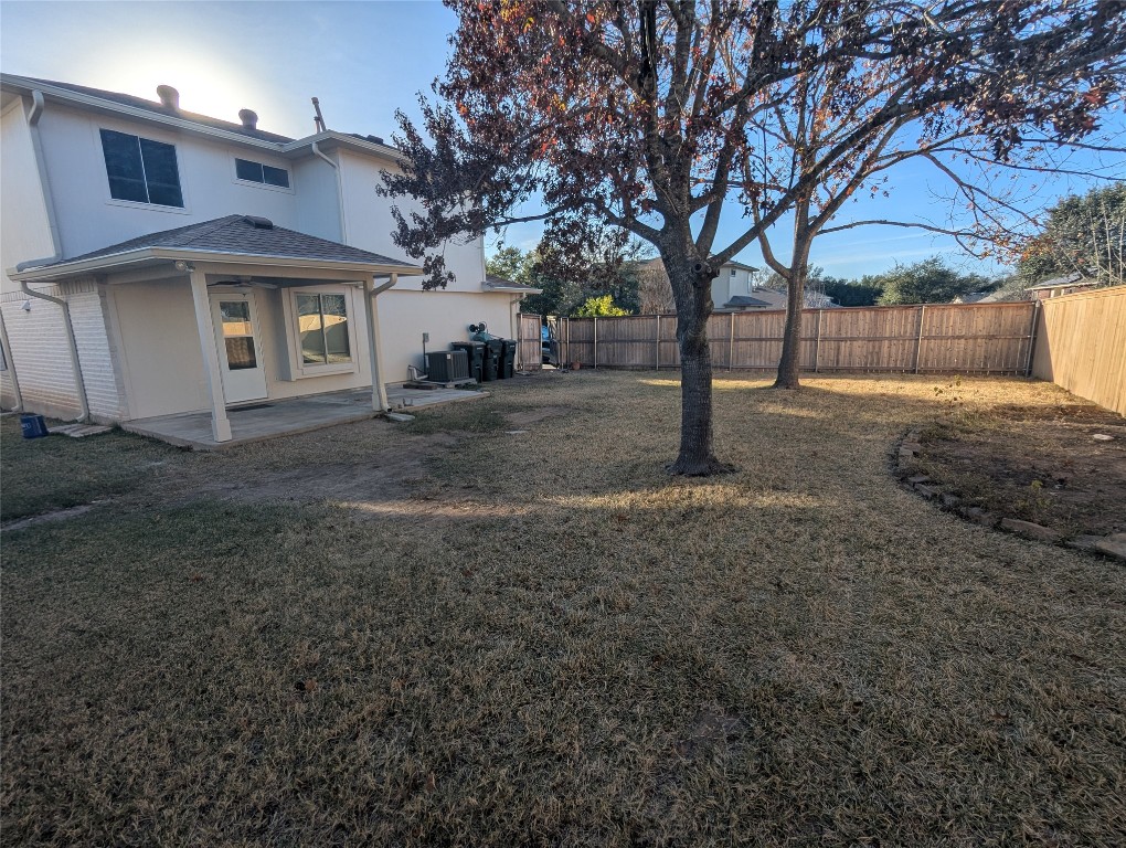 1016 Stacia's Way Pflugerville, TX 78660 - Photo 34 of 34 Backyard view