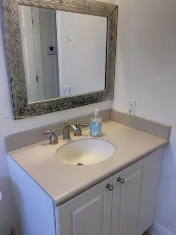 $1,200 | 3515 Van Buren Street, Unit 104, Hollywood, FL 33021